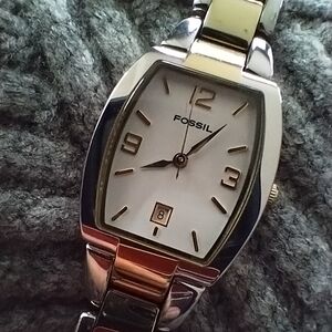 ⌚️ Fossil
